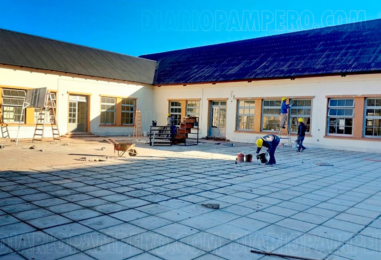 escuela siendo arreglada