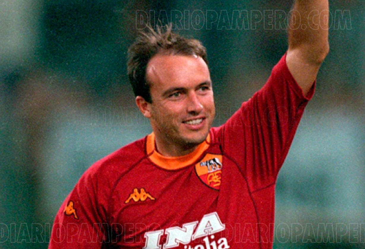 imagen de abel balbo en su época como jugador
