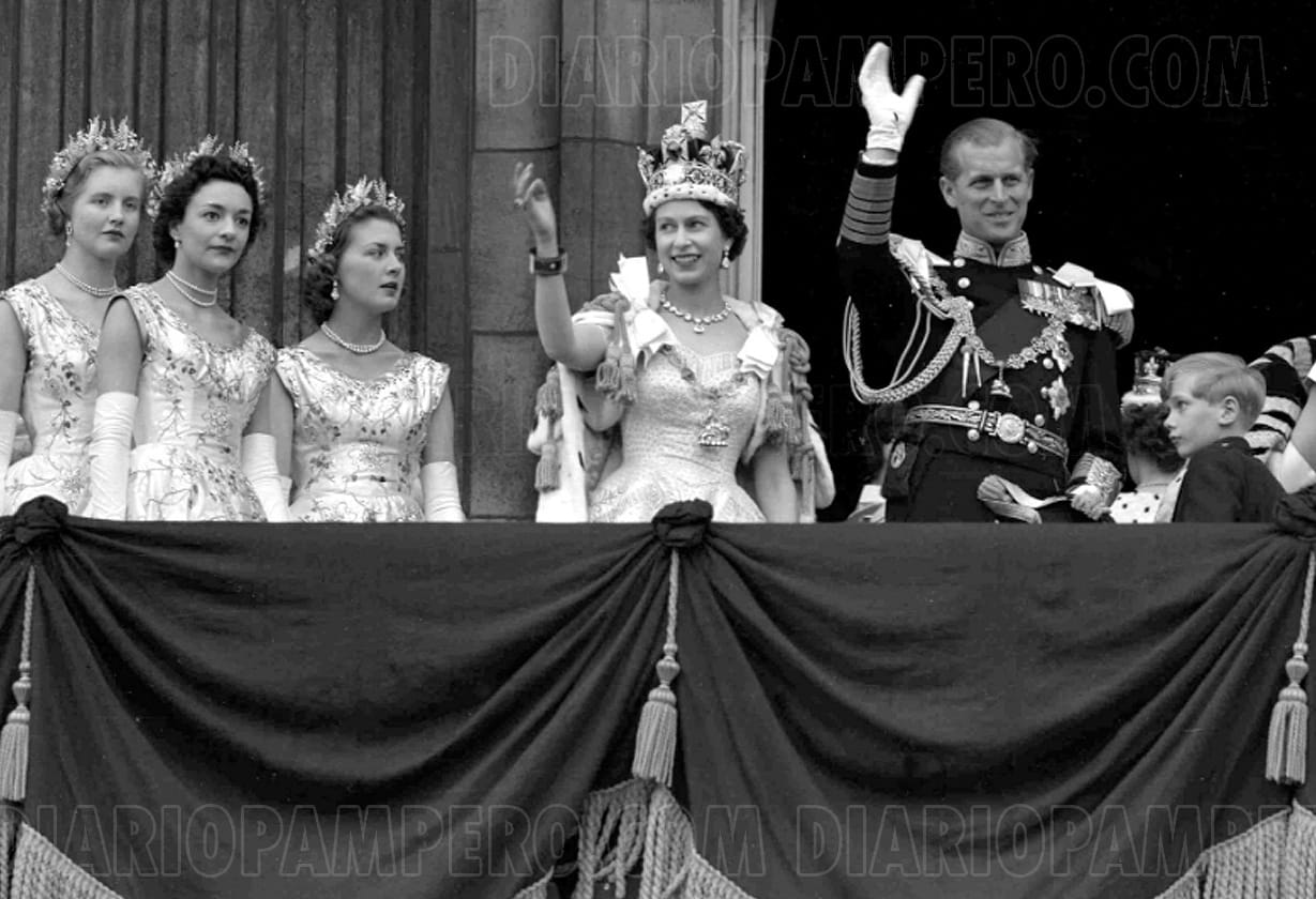 imagen de la coronación de isabel segunda