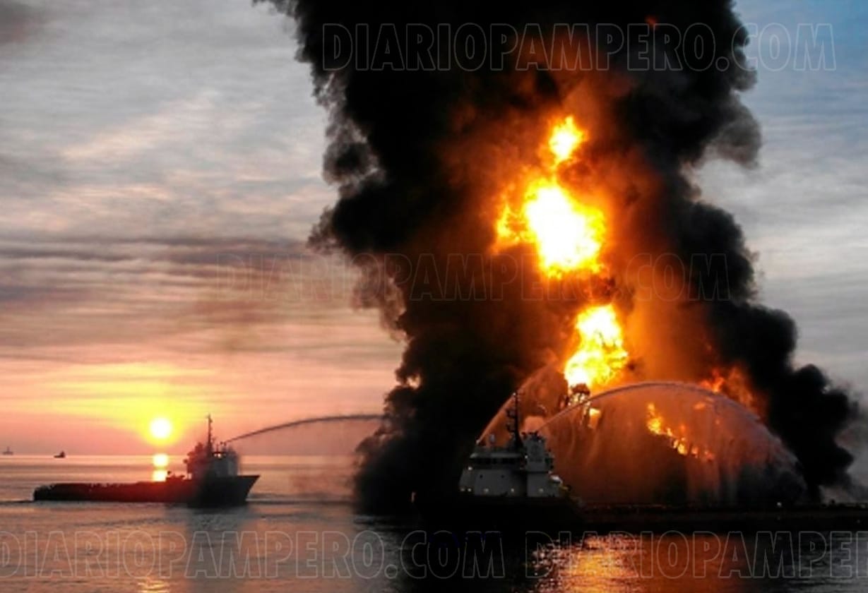 imagen de la plataforma incendiándose