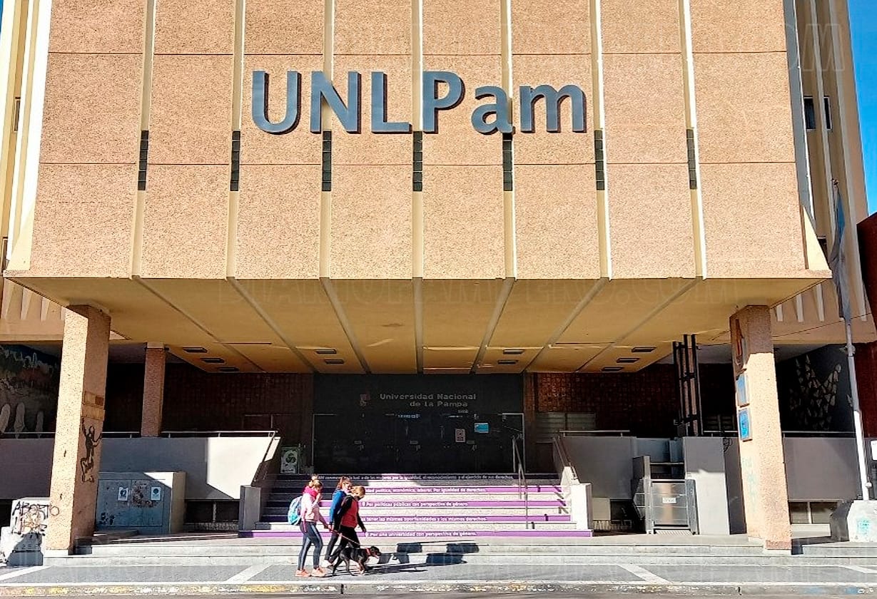 foto del edificio de la facultad de la pampa