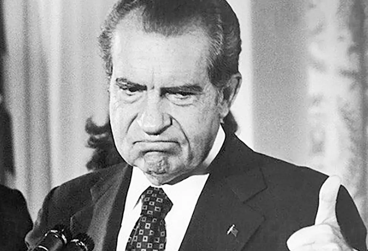 nixon_renuncia