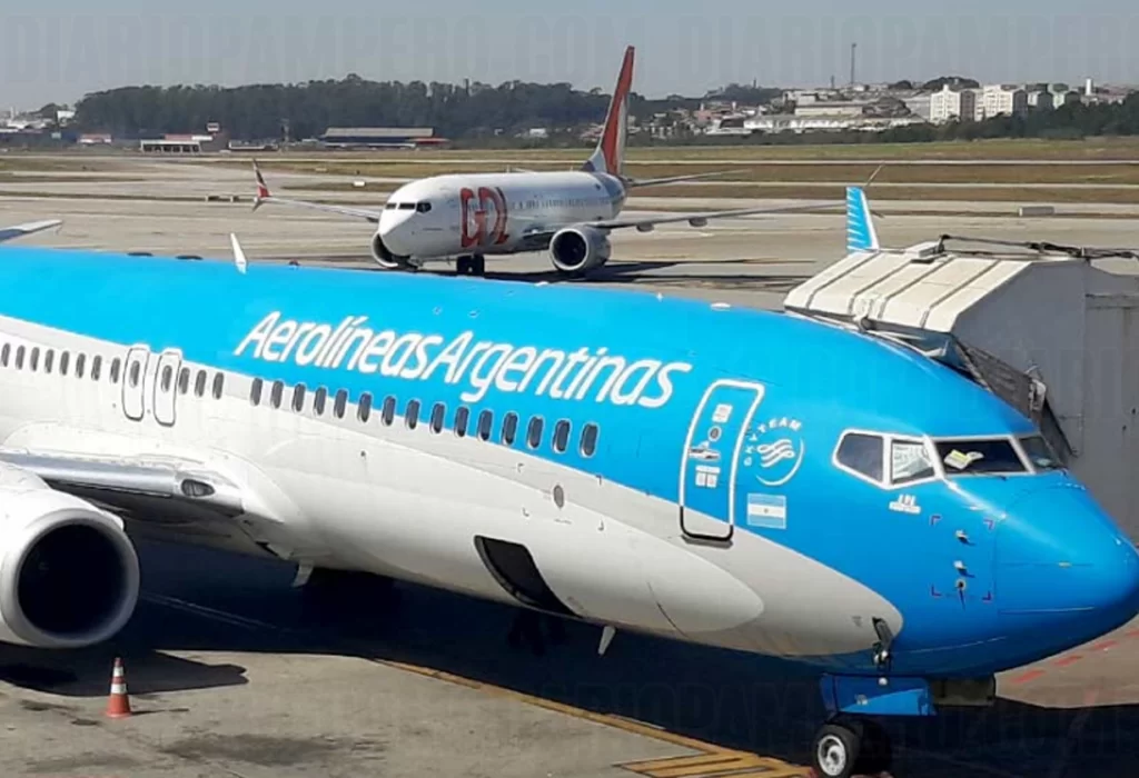 El Gobierno explora la privatización de Aerolíneas Argentinas