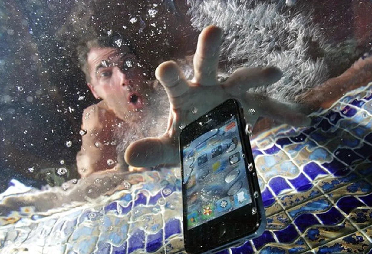 celular_agua