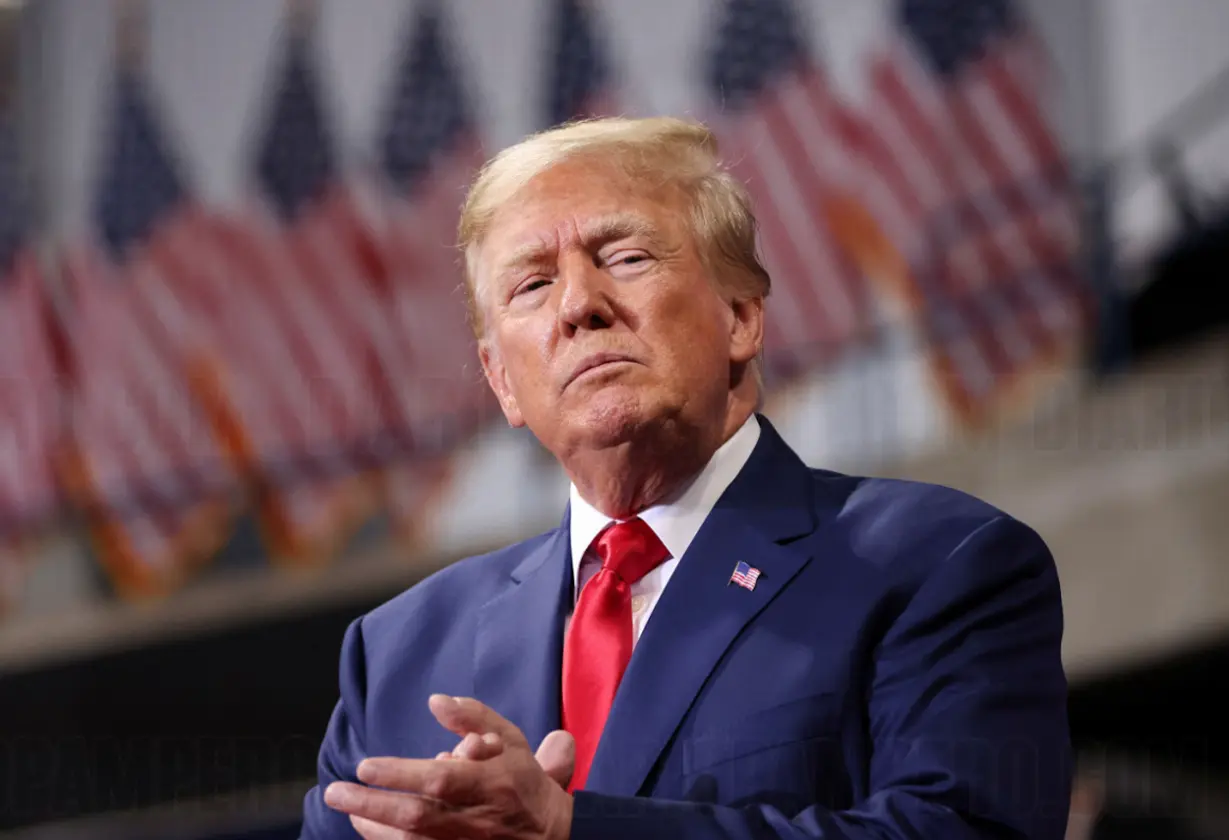 Trump lanzó una amenaza comercial a la UE ante la posible asociación de Canadá y advirtió sobre fuertes aranceles o restricciones.