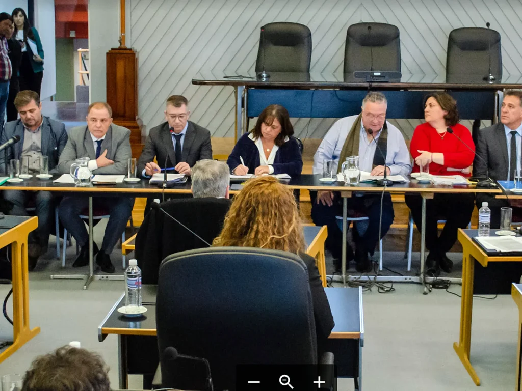 La Legislatura de La Pampa aprueba medidas para asistencia alimentaria y retiro anticipado de empleados públicos