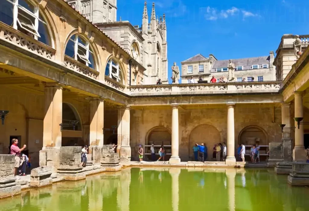 Descubren Potencial Antibiótico en las Termas Romanas de Bath