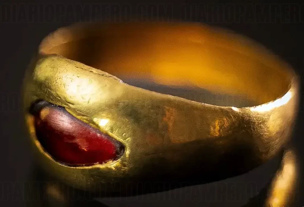 Descubren en Jerusalén un Anillo de Oro de Hace 2.300 Años
