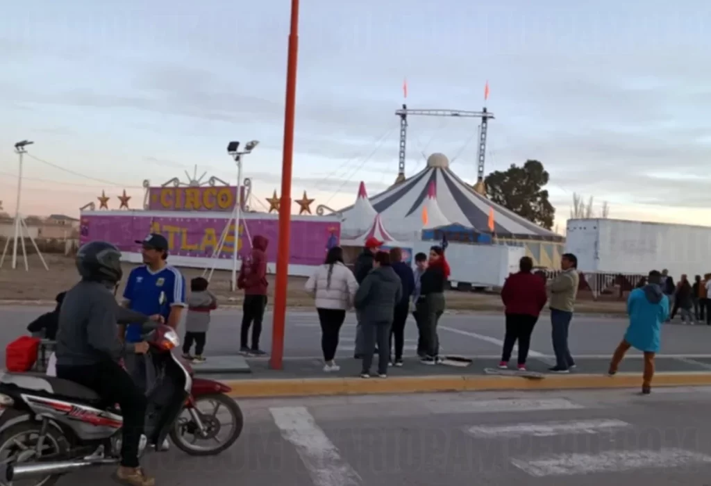 Circo «Atlas» expulsado de Colonia Catriel tras controversia con menores
