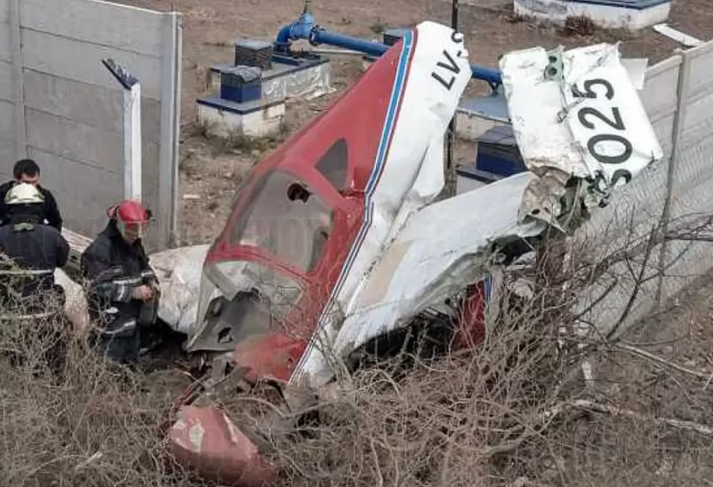 Accidente aéreo en Luján de Cuyo: Un avión se desploma segundos después de despegar