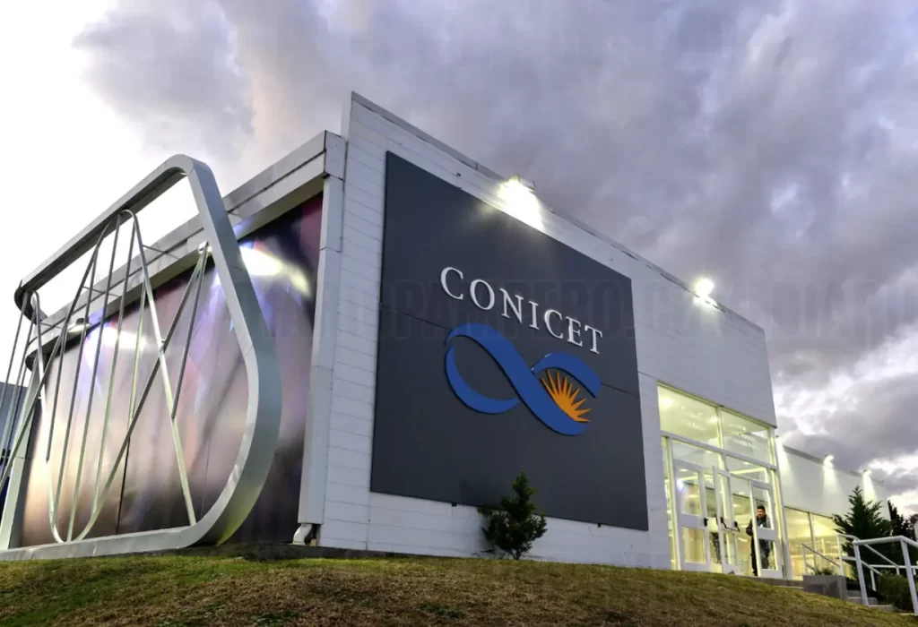 Gobierno de Milei desangra a la ciencia con recortes presupuestarios
