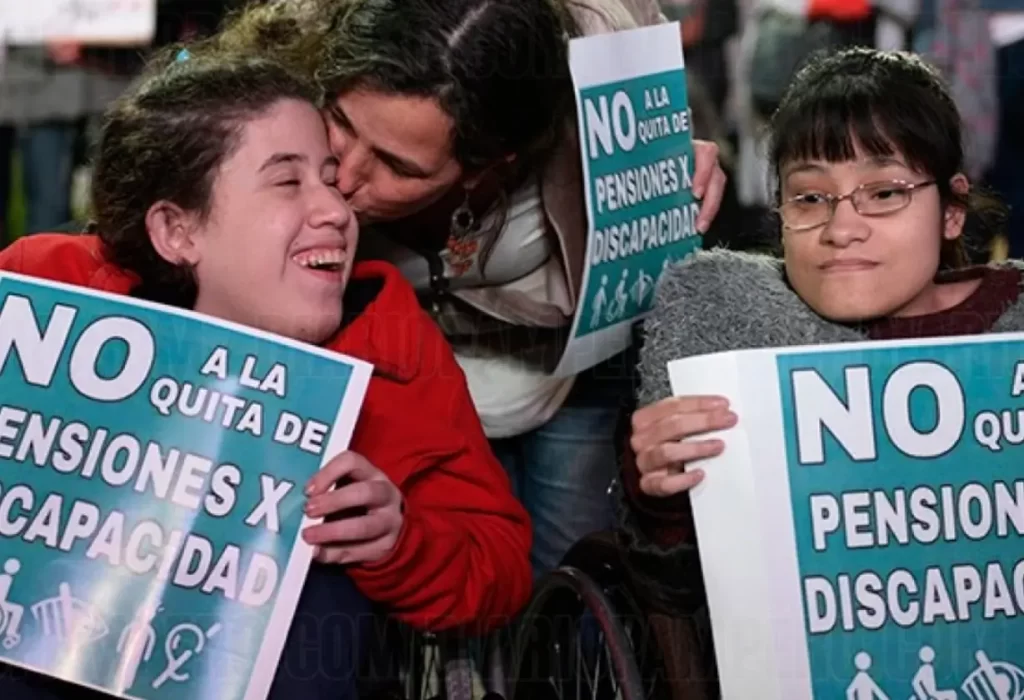 INSENSIBLES: Milei dio de baja 972 mil pensiones por discapacidad