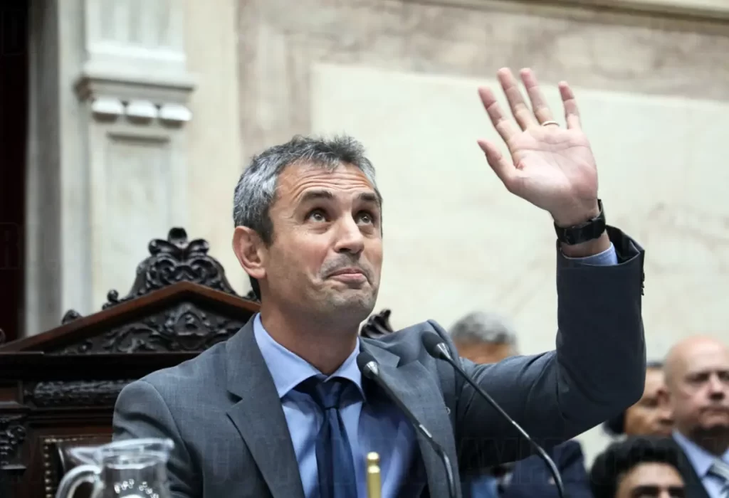 «No estoy de acuerdo con el aumento para los diputados pero es mi deber garantizar el funcionamiento», dijo Menem
