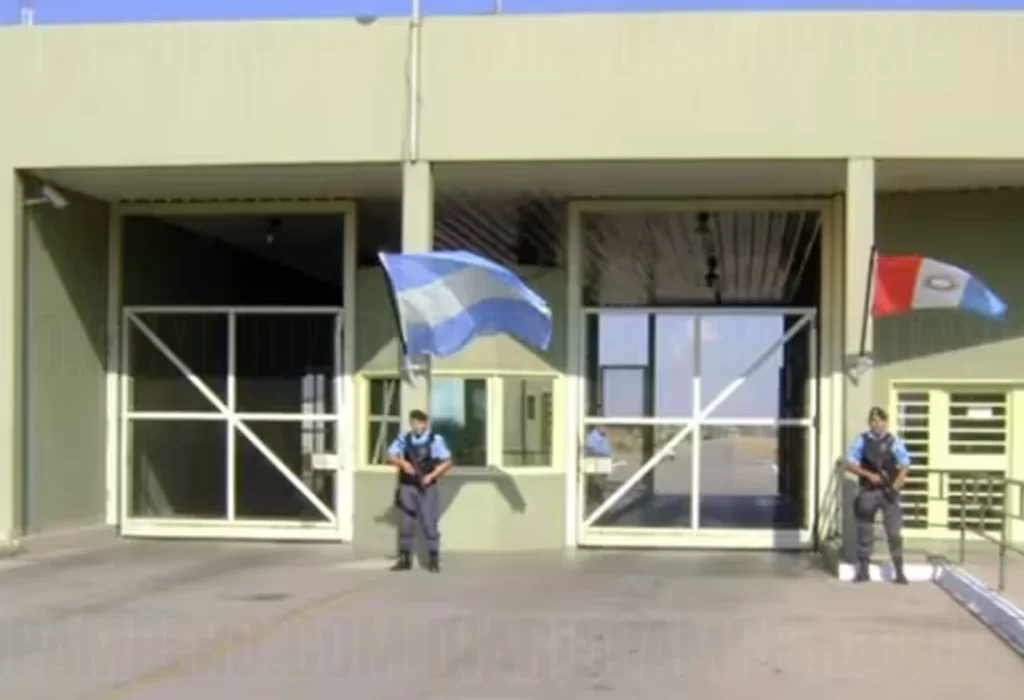 Detienen a Agente Penitenciario por Intentar Ingresar Drogas a la Cárcel
