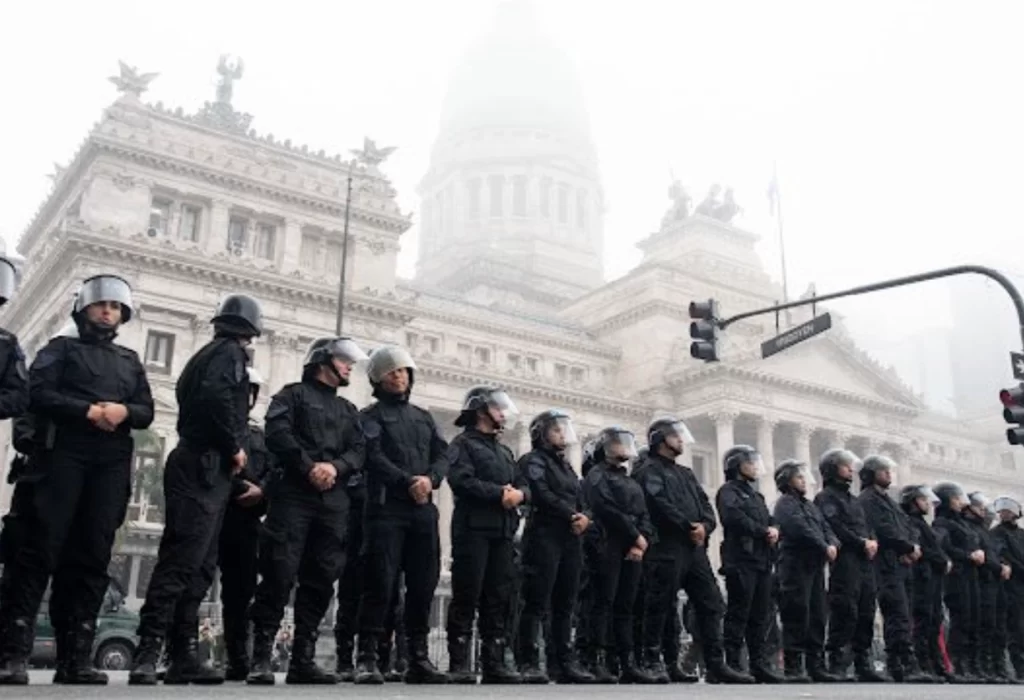 Brutalidad Policial en las Calles de Buenos Aires