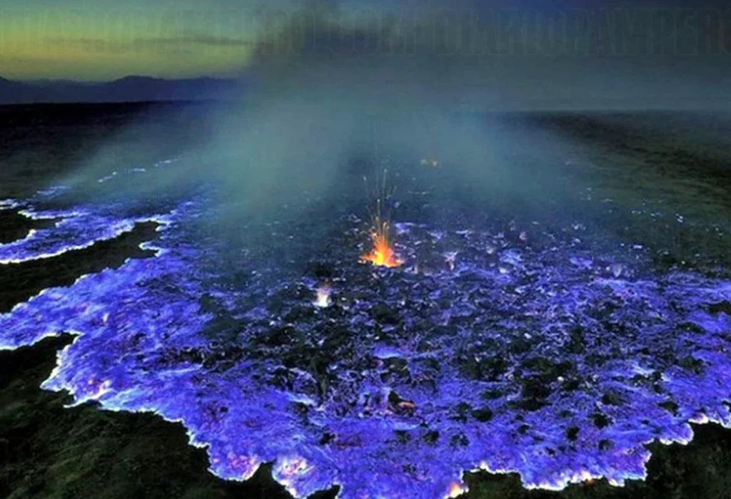 Kawah Ijen: El volcán de lava azul en Indonesia