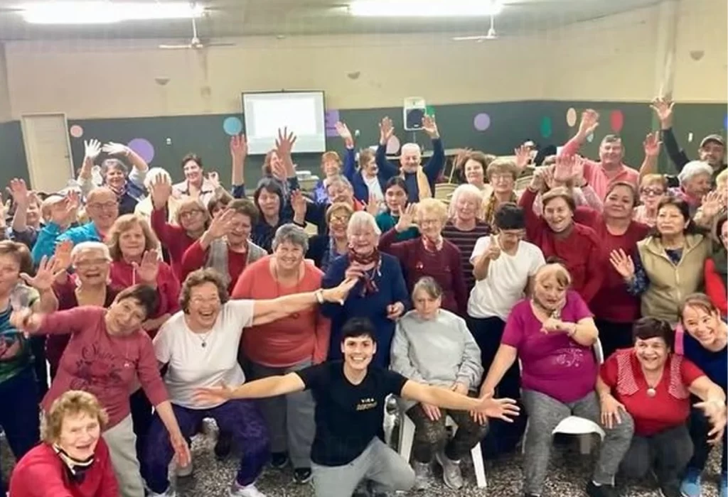 Vida Activa en el Taller de Memoria: Una Jornada de Ejercicios Físicos