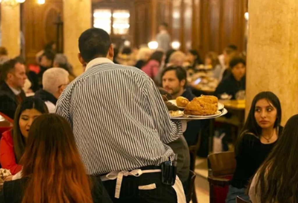 Las Propinas, Muy Cerca de Ser Obligatorias en Bares y Restaurantes de Argentina
