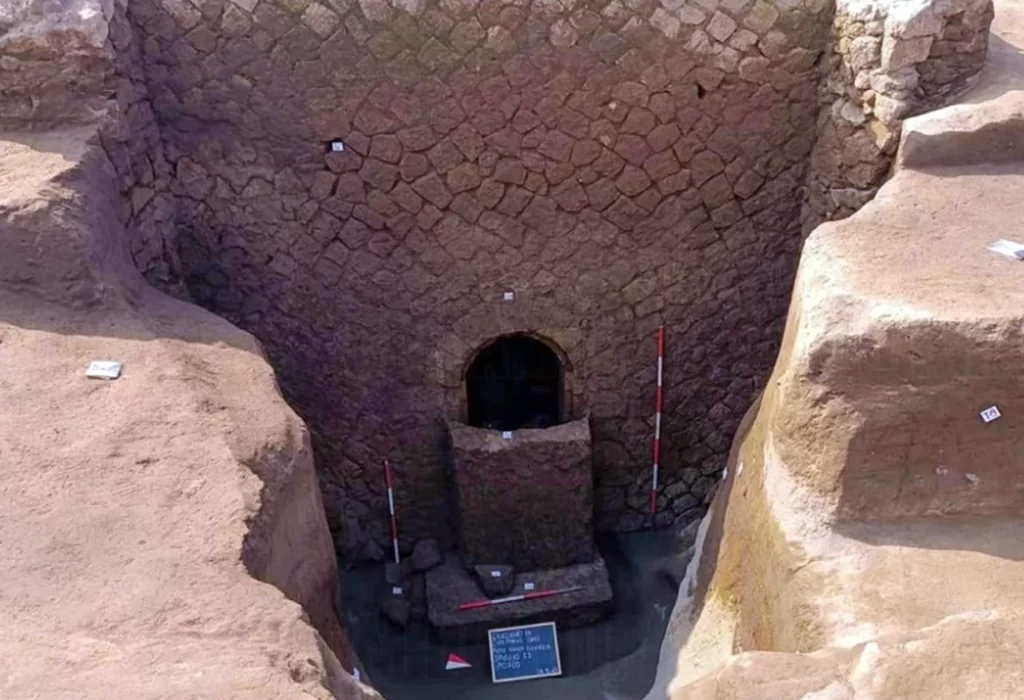 Abren la ‘Tumba de Cerbero’ 2.000 años después