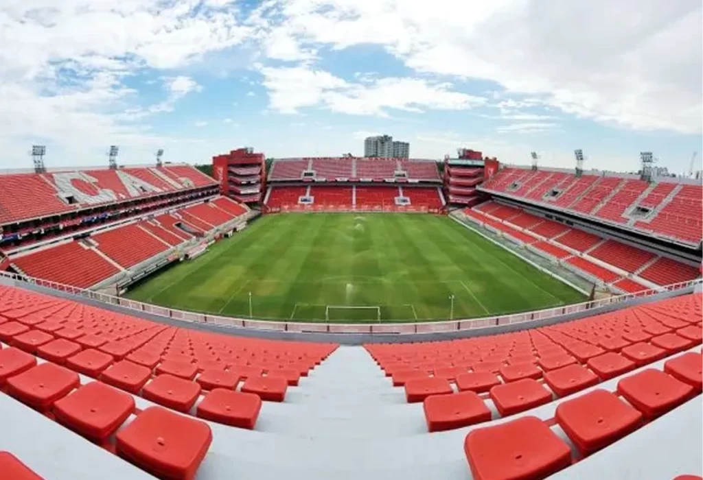 Una tribuna de la cancha de Independiente se partió durante San Lorenzo-Vélez
