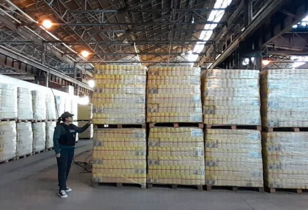 Ordenan allanar el Ministerio de Capital Humano por alimentos