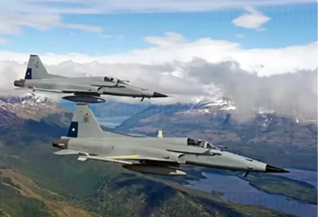 Fuerza Aérea Chilena Despliega Aviones de Combate Ante Supuesta Violación del Espacio Aéreo