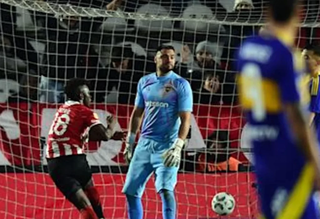 Boca y Estudiantes empataron en un duelo tenso y polémico
