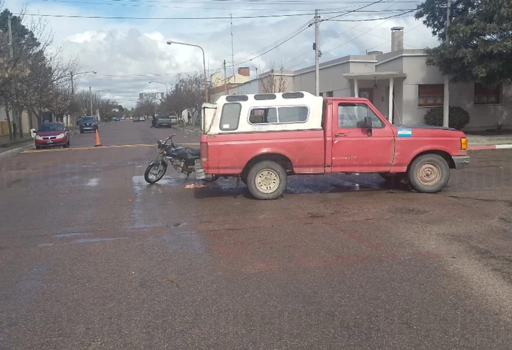 Accidente de tránsito en Castex: Un motociclista sufrió traumatismo de cráneo