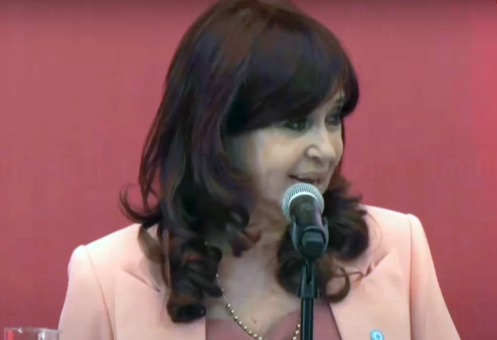 Cristina Kirchner en México: “Pido por el legado de Chávez que se publiquen las actas”