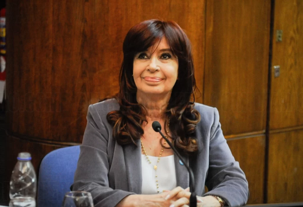 Cristina Kirchner agradece el apoyo tras su declaración en Comodoro Py