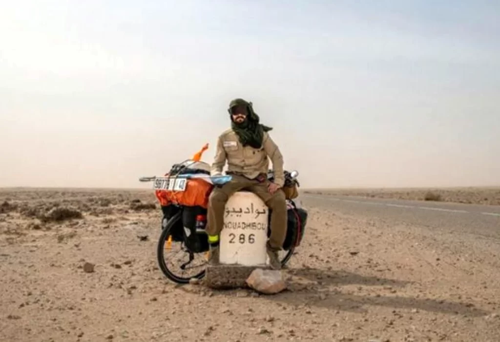Falleció Juani Betolli, el fotógrafo cordobés que recorría África en bicicleta