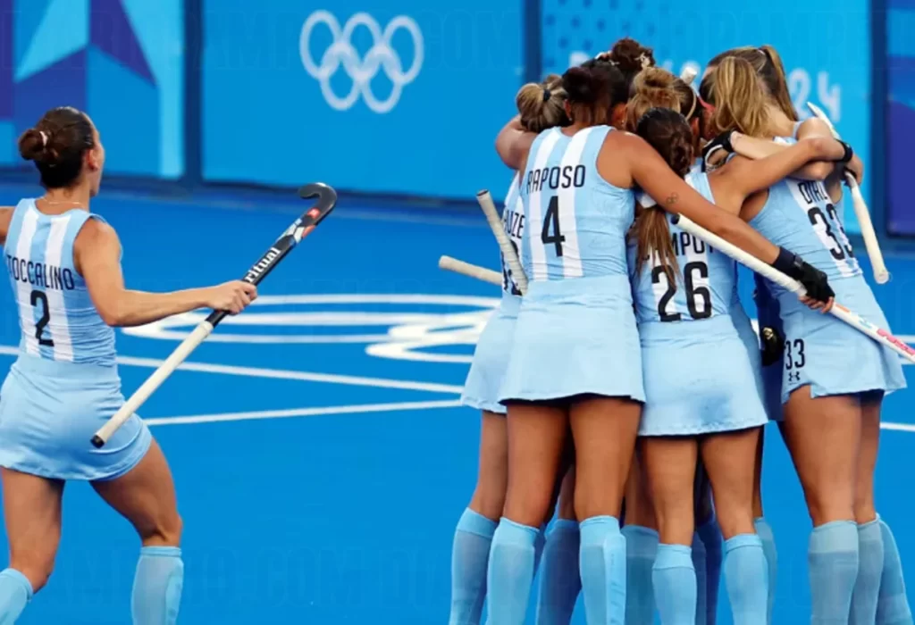 Las Leonas buscan un lugar en semifinales