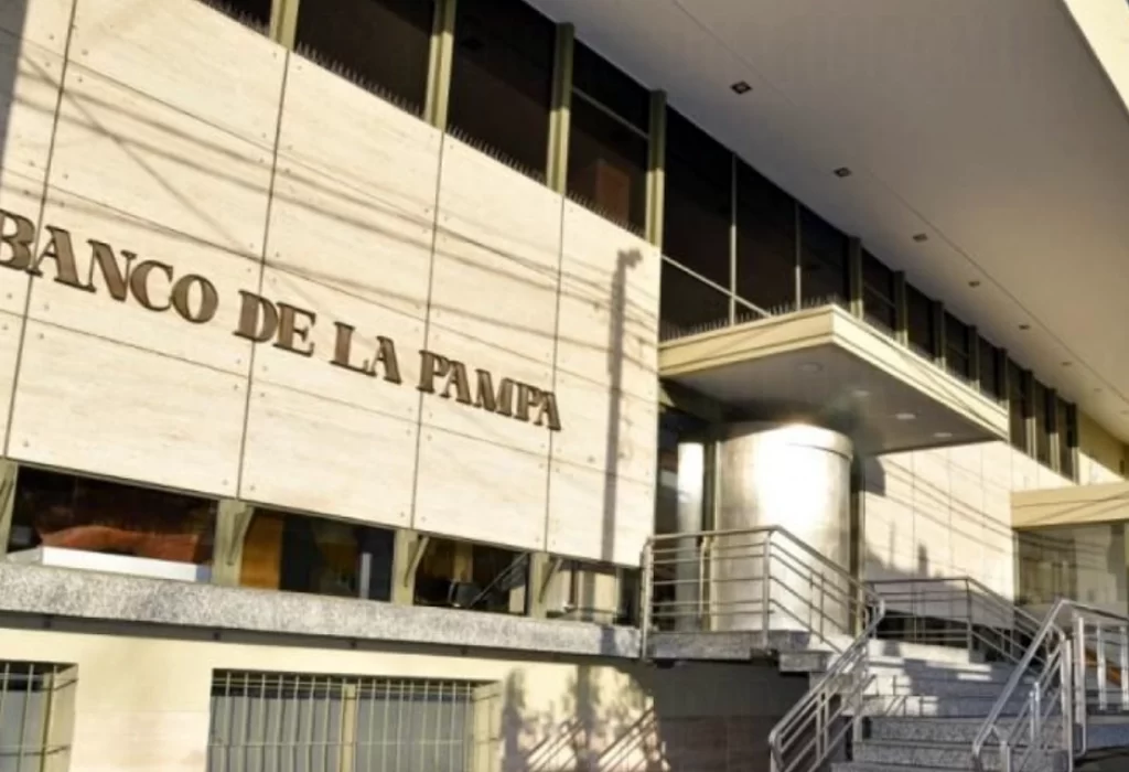 Comisiones Bancarias: El Banco de La Pampa Se Destaca por sus Tarifas Asequibles
