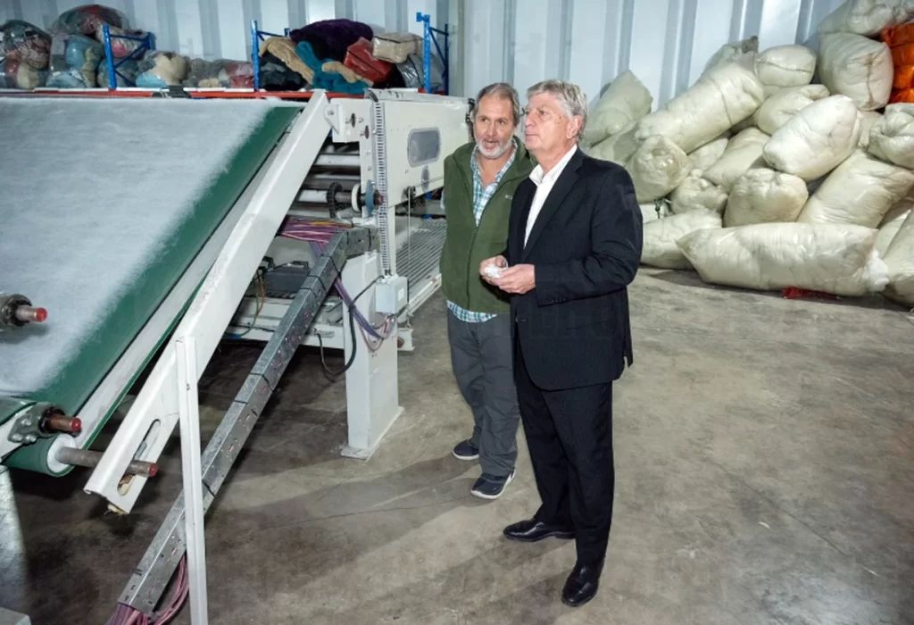 El Gobernador Ziliotto Rinde Homenaje a los Trabajadores Industriales