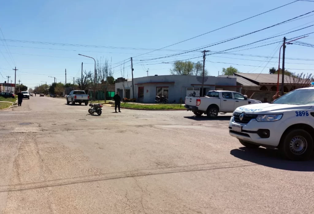 Accidente de tránsito en Eduardo Castex deja a un motociclista herido
