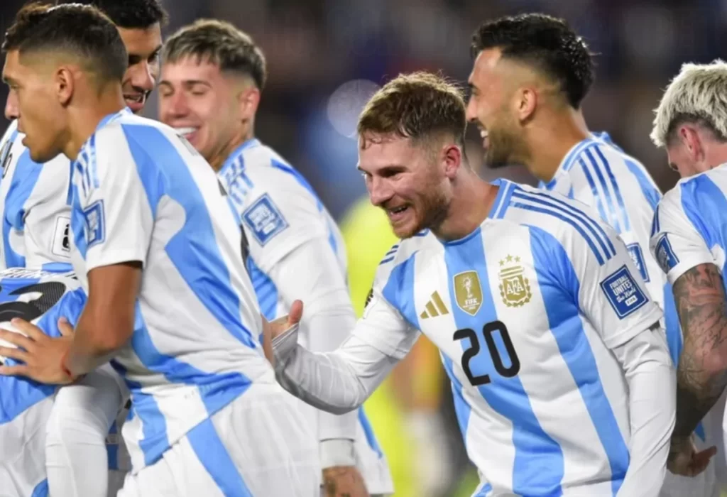 Argentina se impone con autoridad ante Chile y lidera las eliminatorias