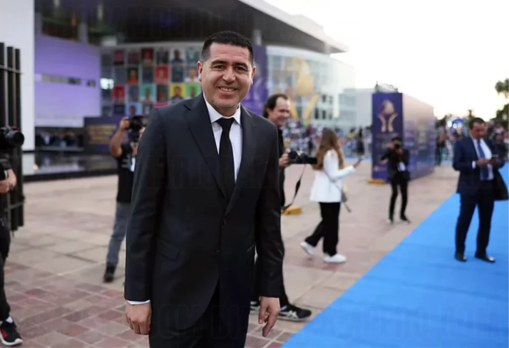 Juan Román Riquelme ingresó al Salón de la Fama del Fútbol Internacional 