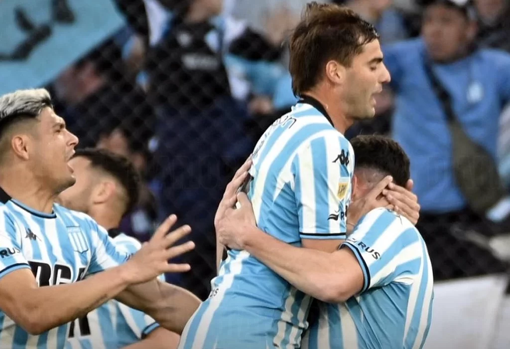 Racing vence a Boca y se mete en la pelea por la Liga Profesional