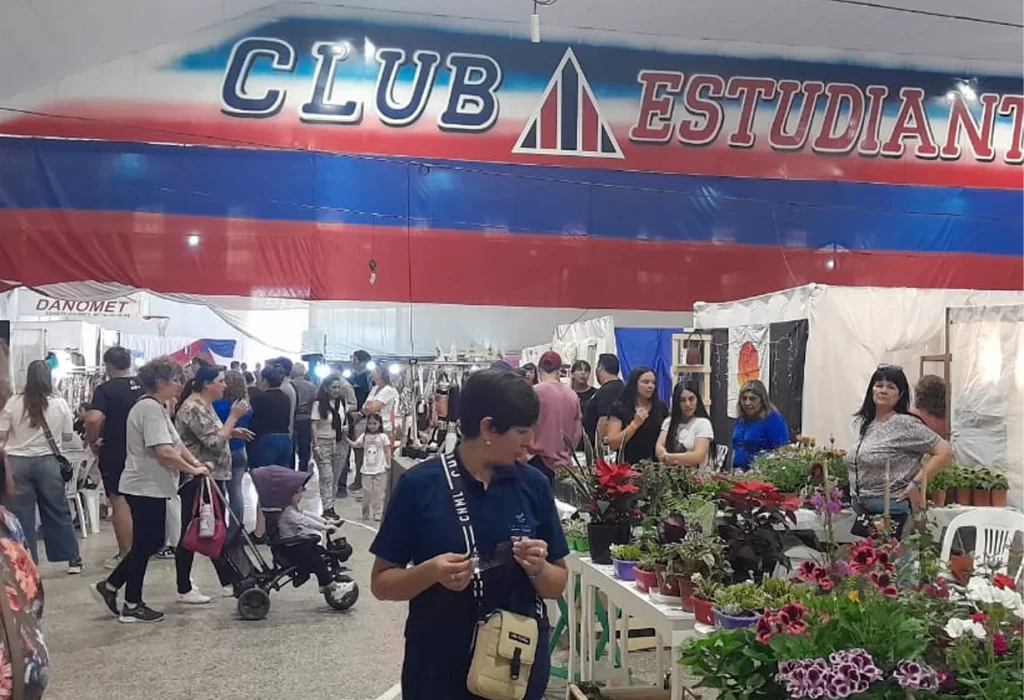 Multitudinaria asistencia en el segundo día de la Expo Castex 2024