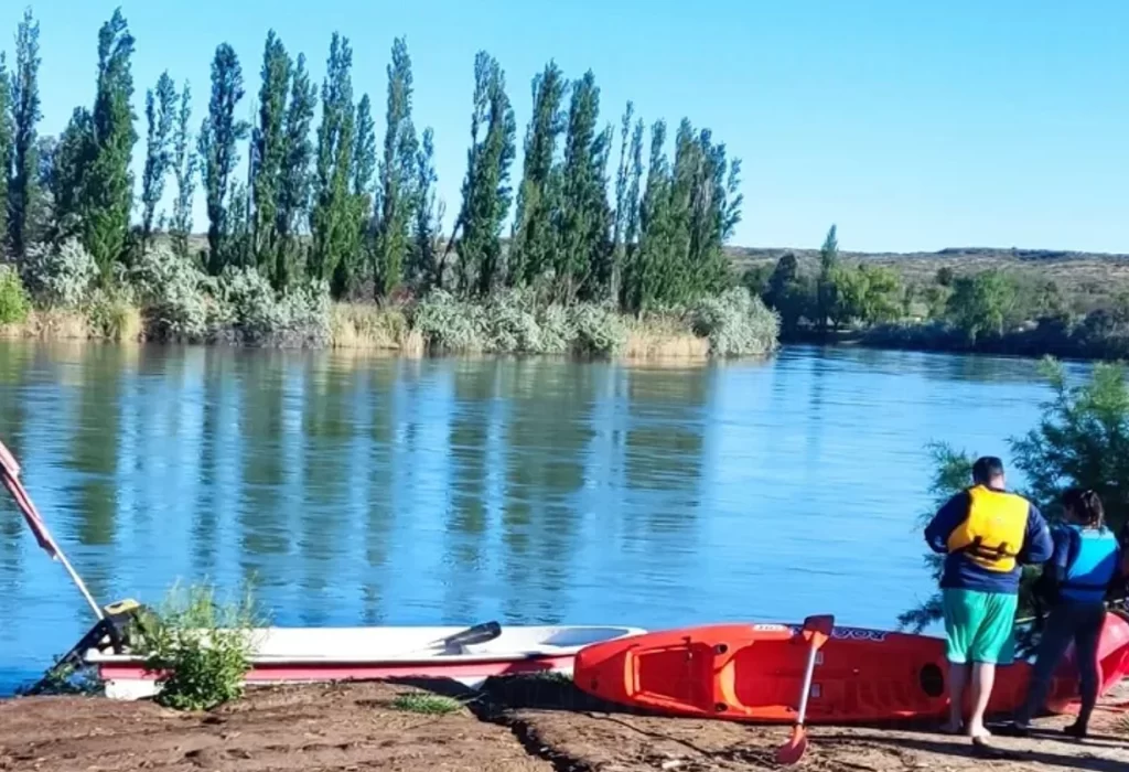 Hallan a un hombre muerto sobre el río Colorado en La Adela