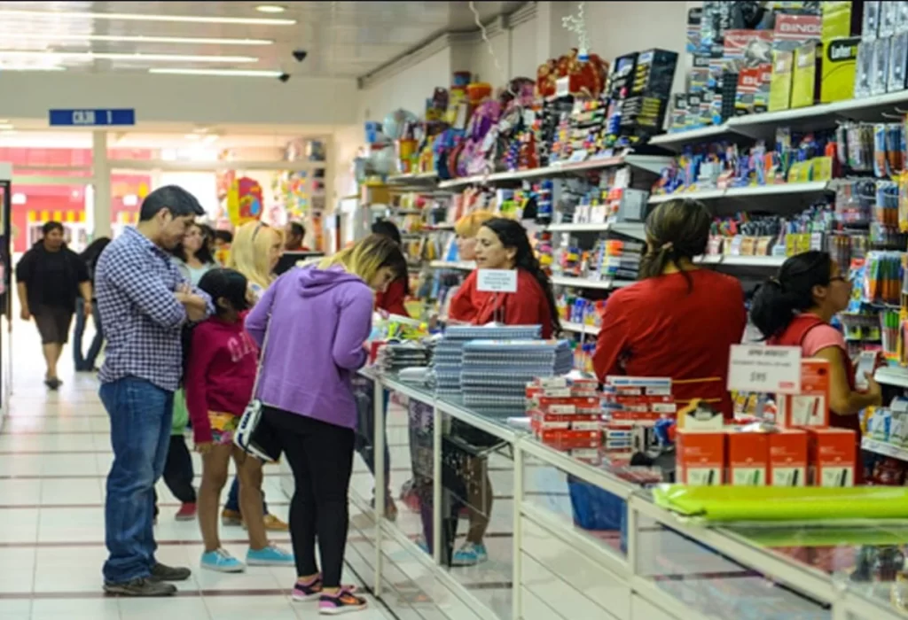 Empleados de Comercio acuerdan un aumento salarial del 8%