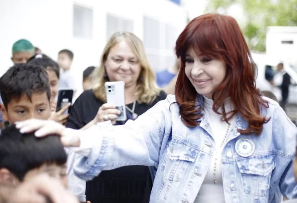 Cristina Kirchner recorre La Matanza y crecen especulaciones sobre su futuro político