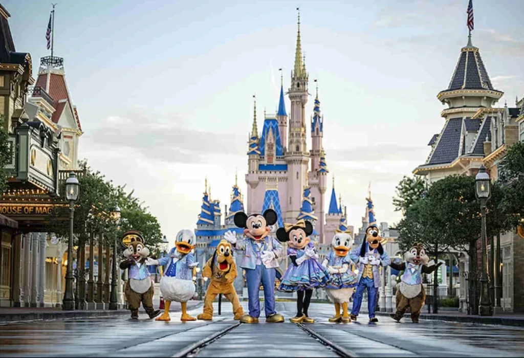 Ex Empleado de Disney acusado de hackear menús de restaurantes para alterar información de alérgenos