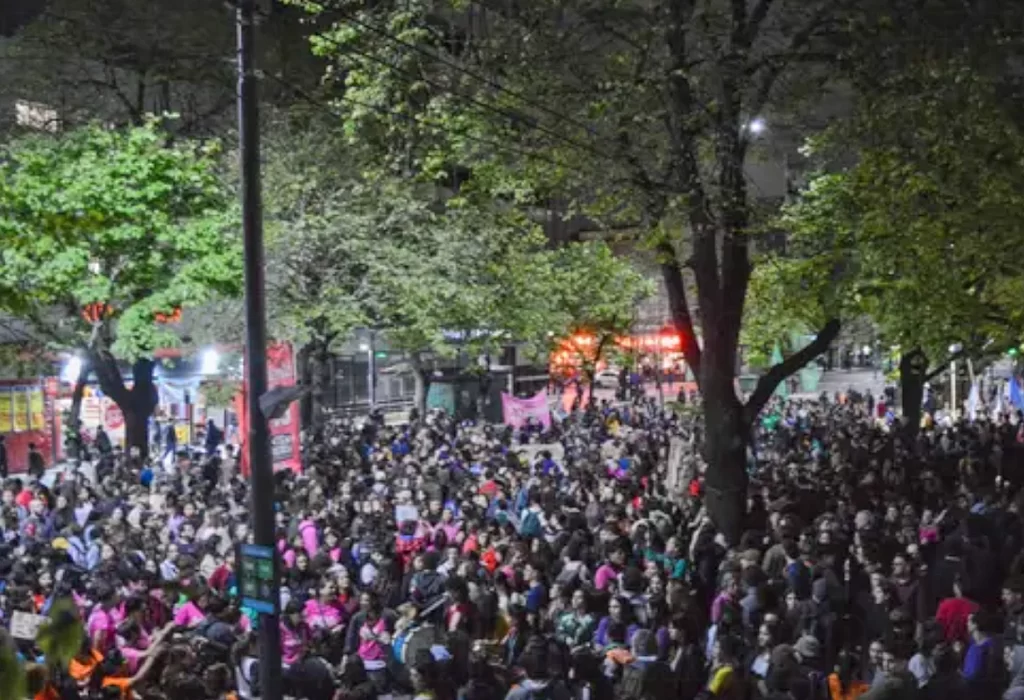 Protestas estudiantiles sacuden al país: el conflicto con las universidades se intensifica