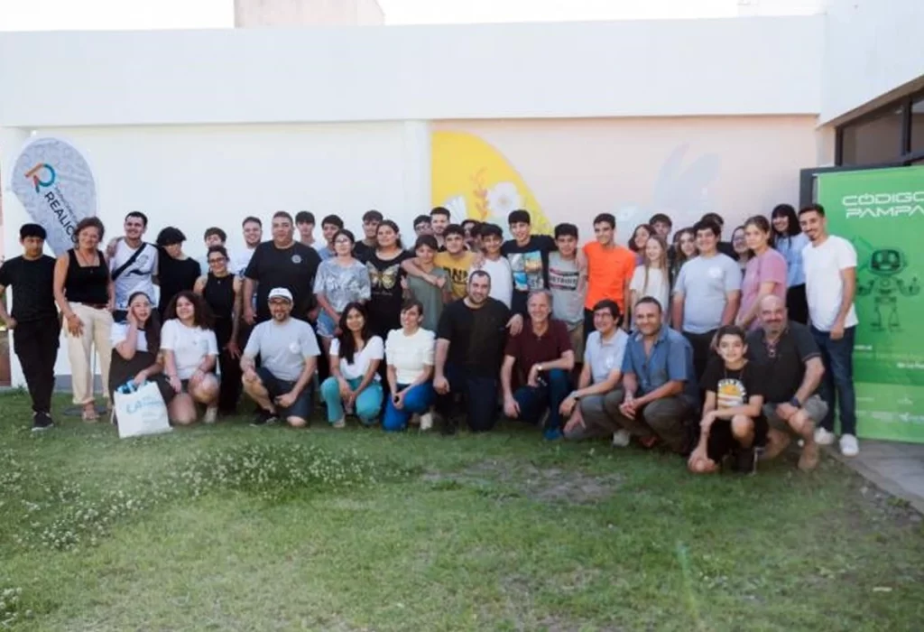 Más de 50 jóvenes participaron en la jornada de Código Pampa en Realicó