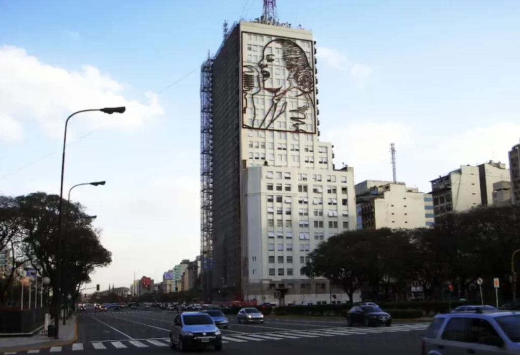 Javier Milei busca demoler el emblemático edificio del ex Ministerio de Desarrollo Social