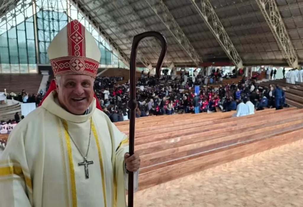Nueva crítica de la Iglesia a la situación económica: “Hay mucha gente afuera”