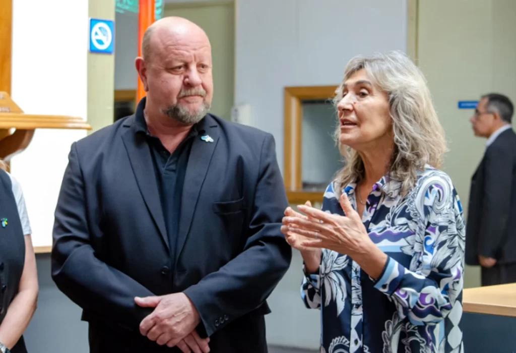 Inauguración de «Viajeros del Arte» en la Legislatura: Un recorrido por el talento pampeano