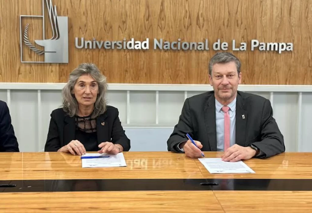 Convenio entre la Cámara de Diputados de La Pampa y la UNLPam para pasantías estudiantiles