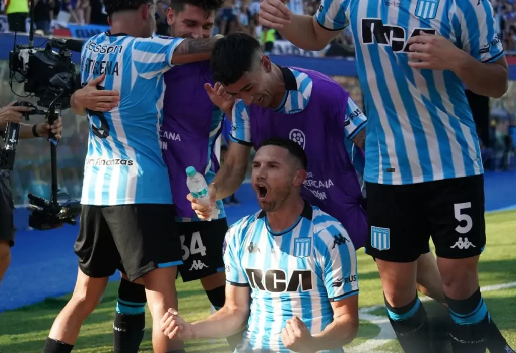 Racing venció a Cruzeiro y conquista la Copa Sudamericana tras 36 años de espera